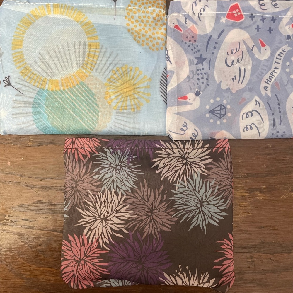 3 Floral and Swan Patterned reusable bags lot